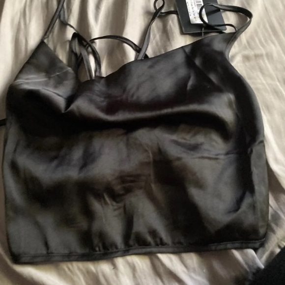 Pretty little thing tye back satin top - Picture 3 of 3